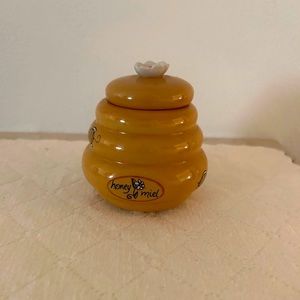 3.5”H Honey Pot / Miel. Like new condition